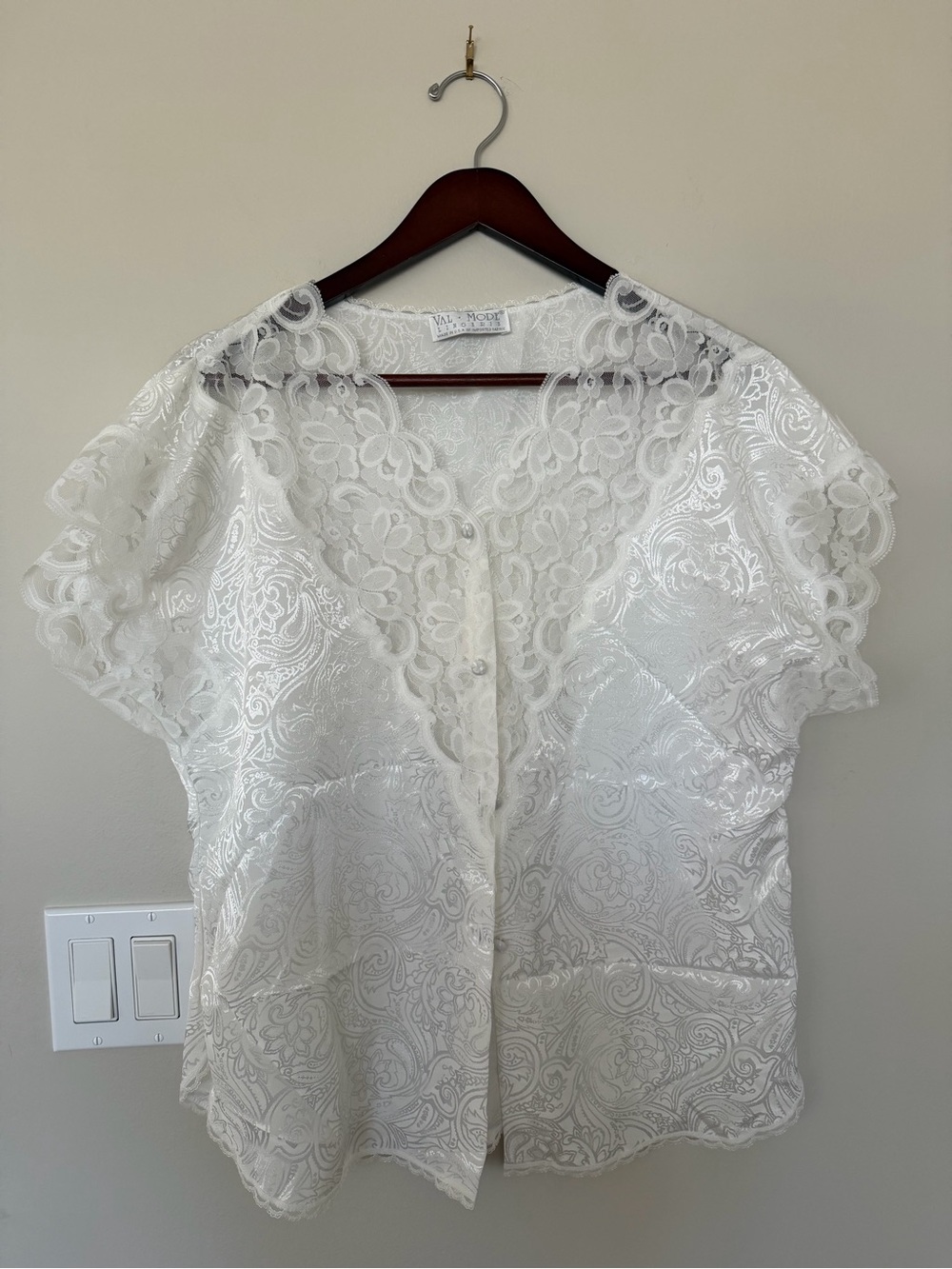 Vintage White Lace V-Neck Short Sleeve Top
